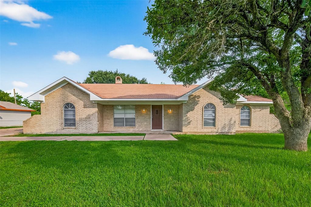 711 Nevada Street, South Houston, TX 77587