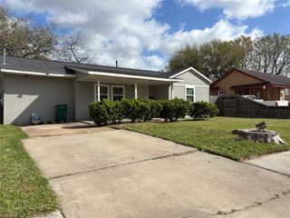 907 Whitaker Avenue, Pasadena, TX 77506