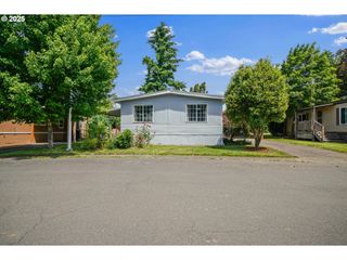 18780 CENTRAL POINT Rd 18, Oregon City, OR 97045