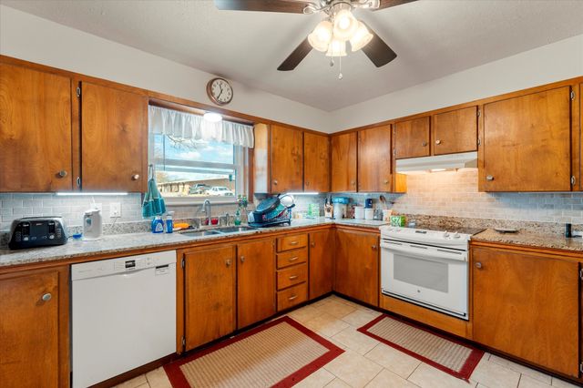 507 Dunn Avenue, Mt Pleasant, TX 75455