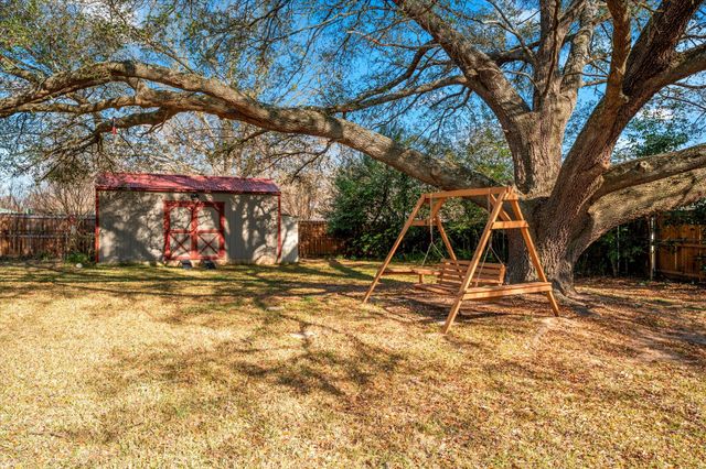 507 Dunn Avenue, Mt Pleasant, TX 75455