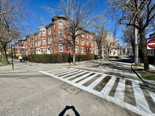 48 Strathmore Rd 23, Boston, MA 02135