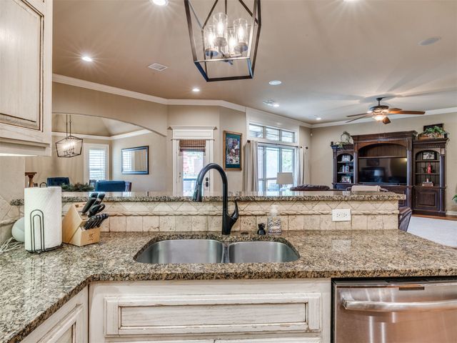 421 W 77th Street, Tulsa, OK 74132