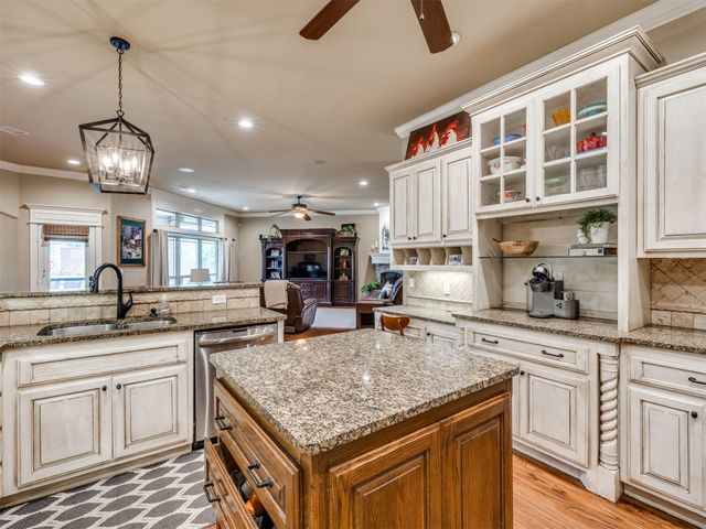 421 W 77th Street, Tulsa, OK 74132