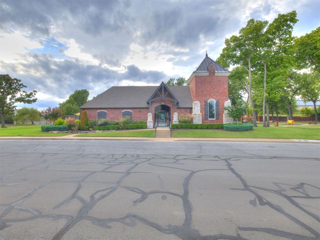 421 W 77th Street, Tulsa, OK 74132