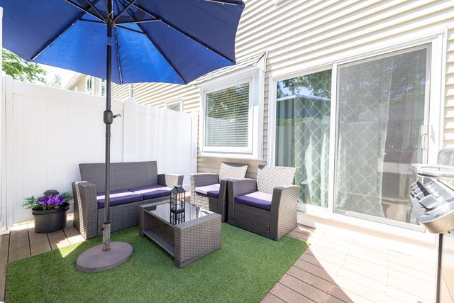 835 Mount Hope St 19, North Attleboro, MA 02760