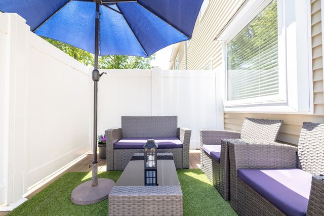 835 Mount Hope St 19, North Attleboro, MA 02760