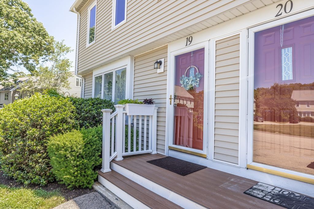835 Mount Hope St 19, North Attleboro, MA 02760