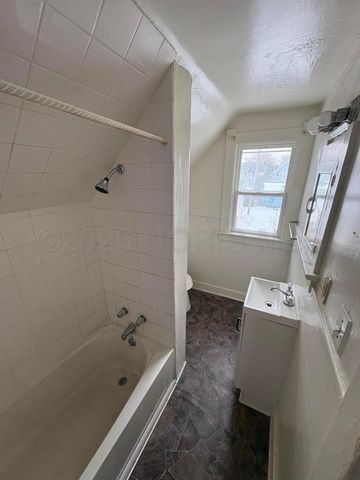 1102 Woodward Avenue, Toledo, OH 43608