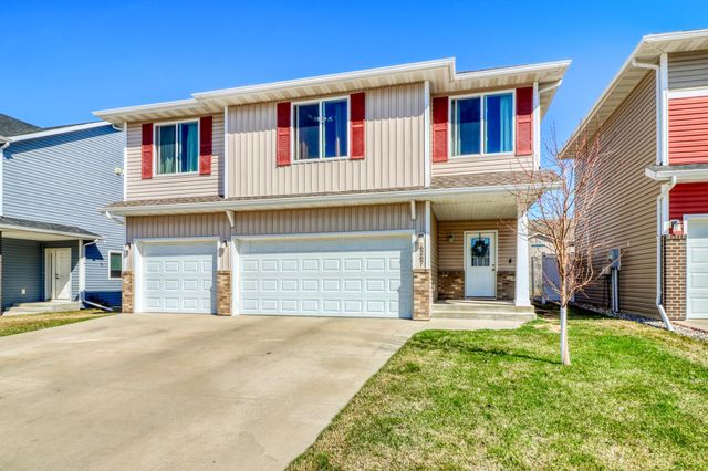 6267 59th Avenue S, Fargo, ND 58104