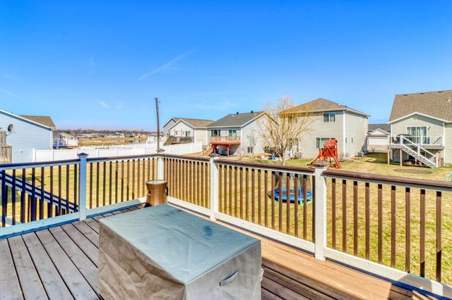 6267 59th Avenue S, Fargo, ND 58104