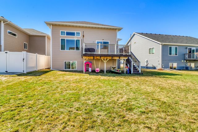 6267 59th Avenue S, Fargo, ND 58104