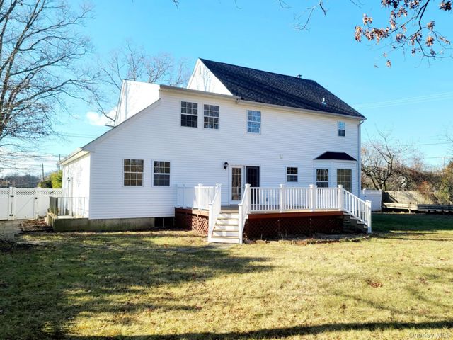 89 Railroad Avenue, Center Moriches, NY 11934