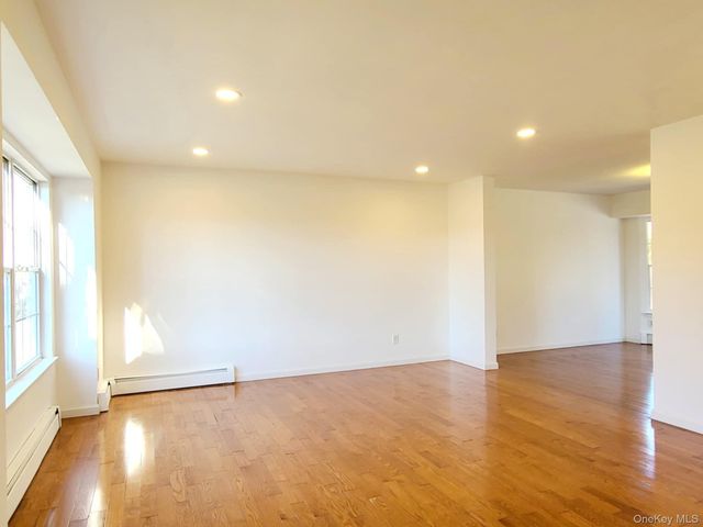 89 Railroad Avenue, Center Moriches, NY 11934