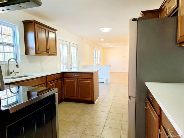 89 Railroad Avenue, Center Moriches, NY 11934
