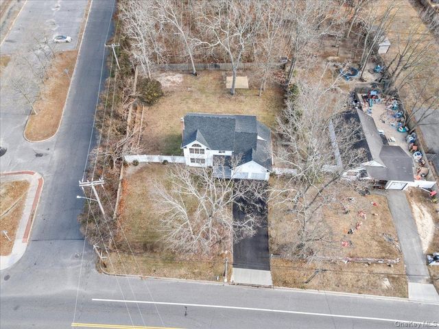 89 Railroad Avenue, Center Moriches, NY 11934