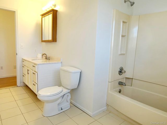 89 Railroad Avenue, Center Moriches, NY 11934