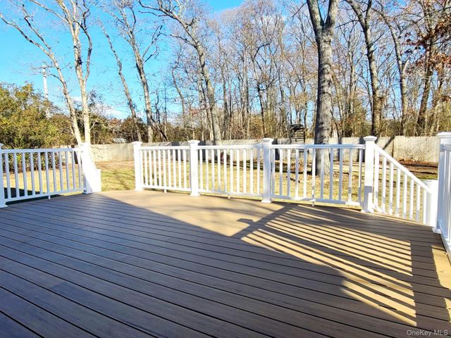 89 Railroad Avenue, Center Moriches, NY 11934