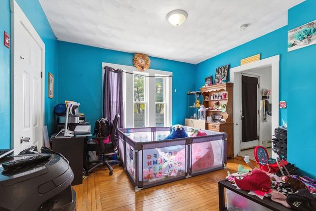 75 Auburn St, Brockton, MA 02302