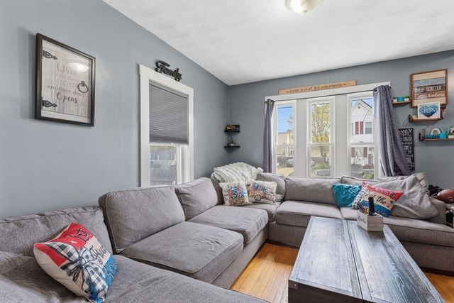 75 Auburn St, Brockton, MA 02302