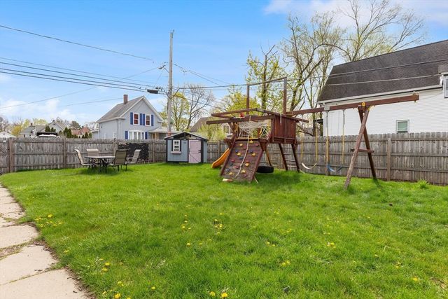 75 Auburn St, Brockton, MA 02302