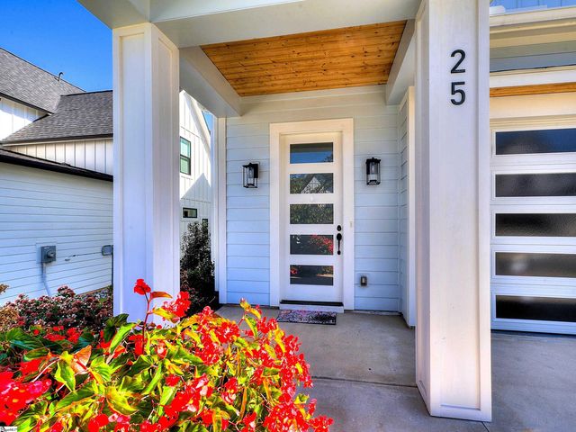 25 Velo Way, Travelers Rest, SC 29690