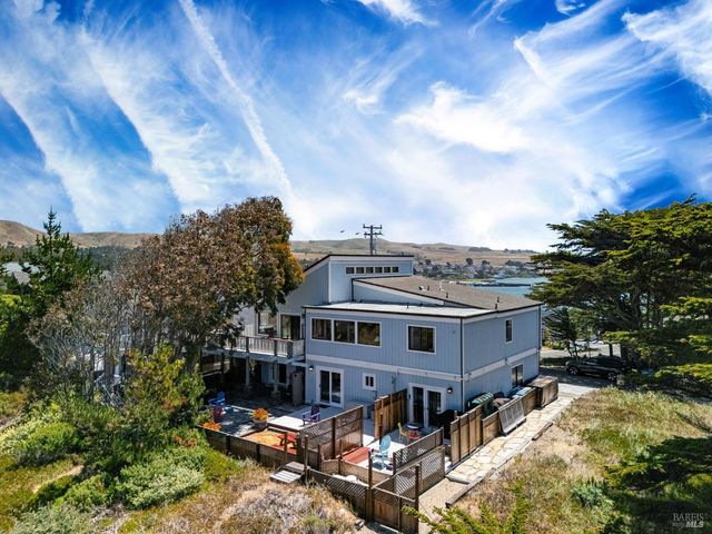1846 Whaleship Rd, Bodega Bay, CA 94923