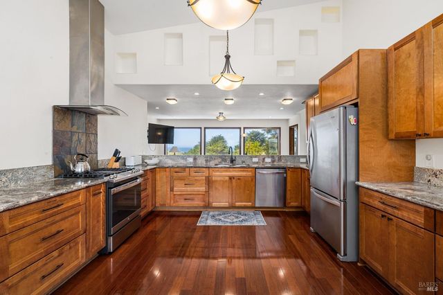 1846 Whaleship Rd, Bodega Bay, CA 94923