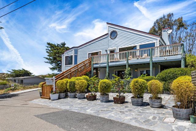 1846 Whaleship Rd, Bodega Bay, CA 94923