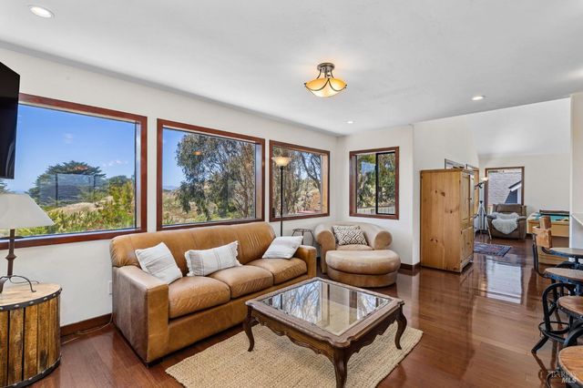 1846 Whaleship Rd, Bodega Bay, CA 94923