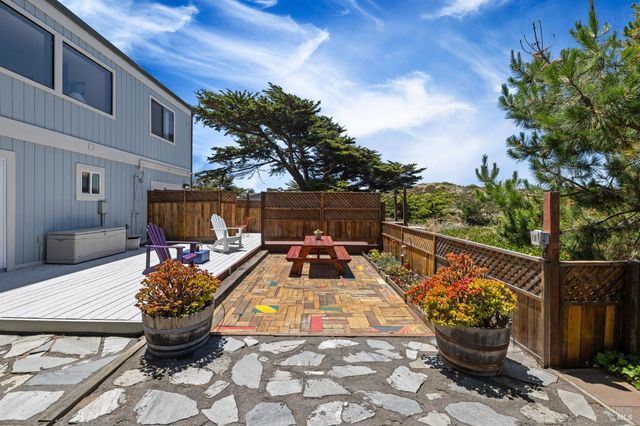1846 Whaleship Rd, Bodega Bay, CA 94923