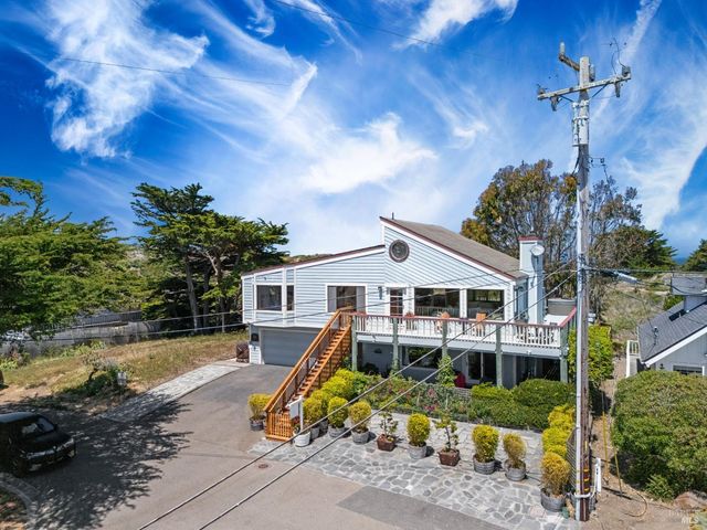 1846 Whaleship Rd, Bodega Bay, CA 94923