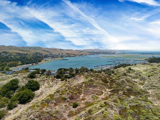 1846 Whaleship Rd, Bodega Bay, CA 94923