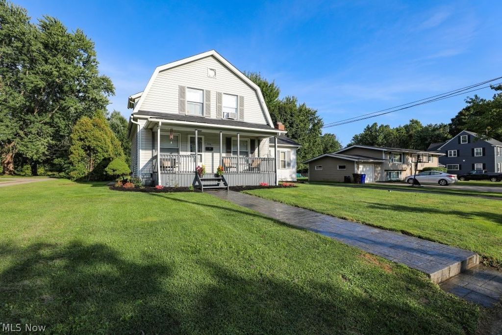 526 N Freedom Street, Ravenna, OH 44266