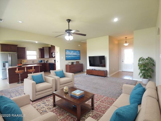 214 Golden Lake Drive, Rayne, LA 70578