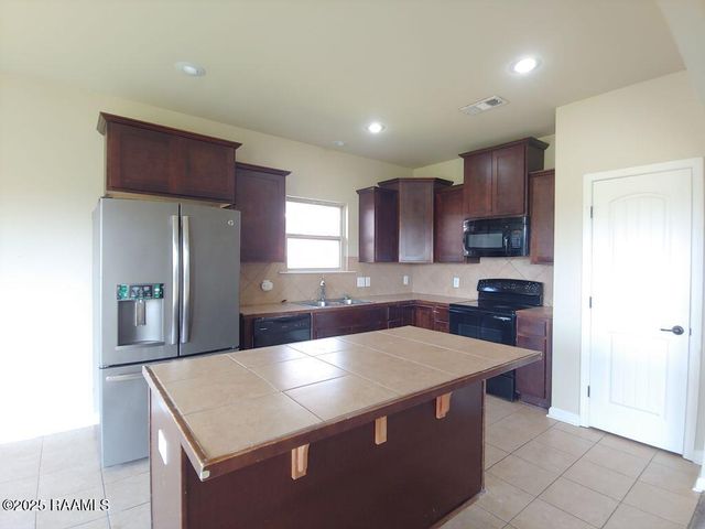 214 Golden Lake Drive, Rayne, LA 70578