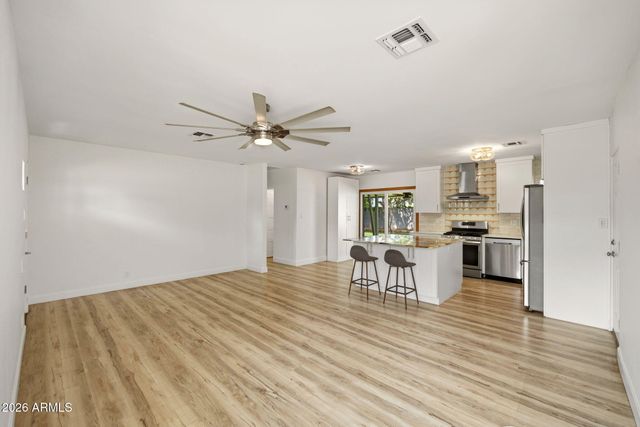 2002 N 39TH Street, Phoenix, AZ 85008