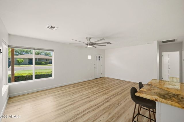 2002 N 39TH Street, Phoenix, AZ 85008