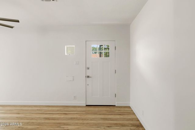 2002 N 39TH Street, Phoenix, AZ 85008