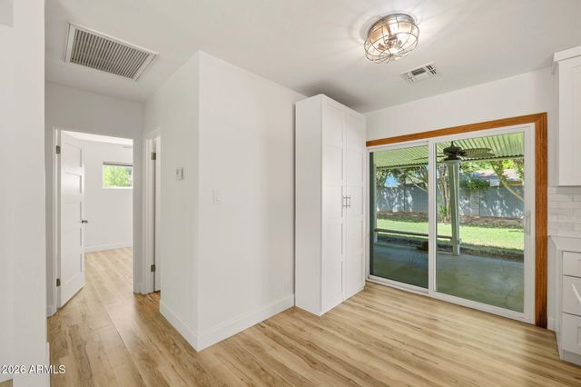 2002 N 39TH Street, Phoenix, AZ 85008