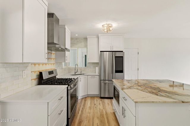 2002 N 39TH Street, Phoenix, AZ 85008