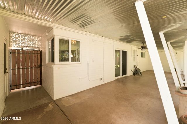 2002 N 39TH Street, Phoenix, AZ 85008