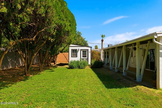 2002 N 39TH Street, Phoenix, AZ 85008