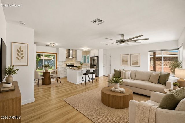 2002 N 39TH Street, Phoenix, AZ 85008