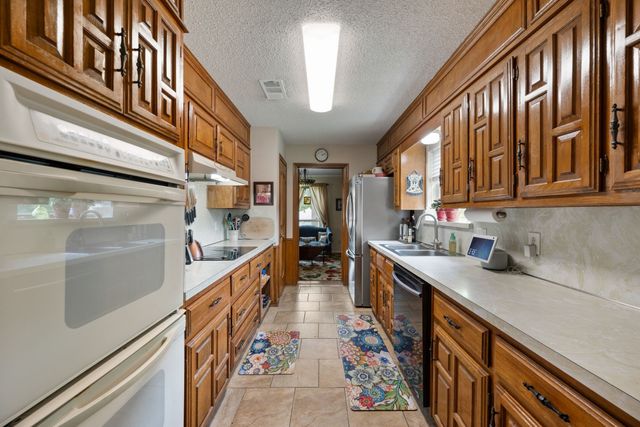 2308 Brookside Drive, Arlington, TX 76012