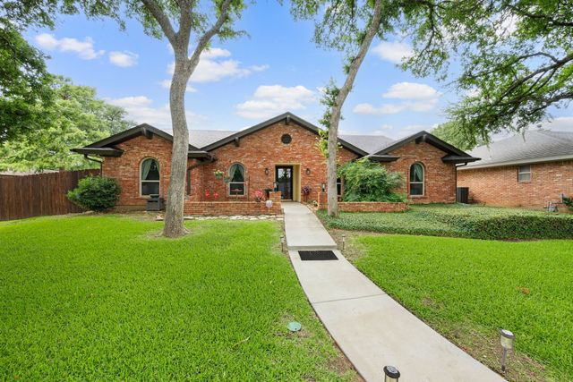 2308 Brookside Drive, Arlington, TX 76012