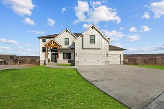 13590 Prairie Creek Place, Parkville, MO 64152