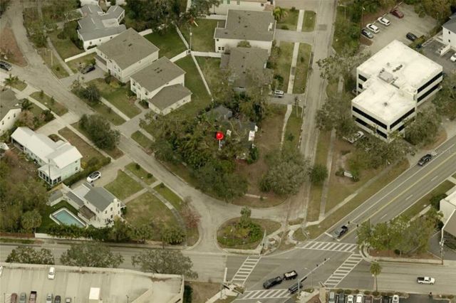 215 S BEVERLY AVENUE, Tampa, FL 33609