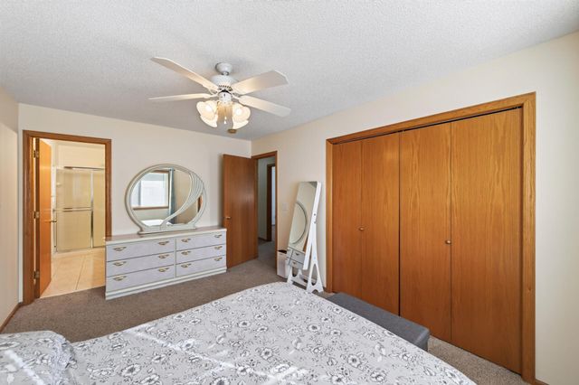 9509 Dogwood Avenue N, Brooklyn Park, MN 55443