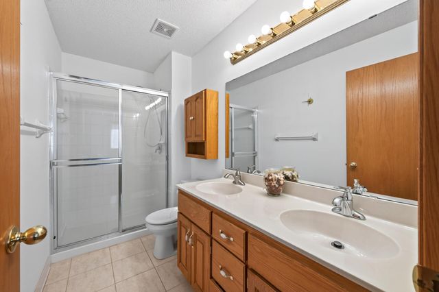 9509 Dogwood Avenue N, Brooklyn Park, MN 55443